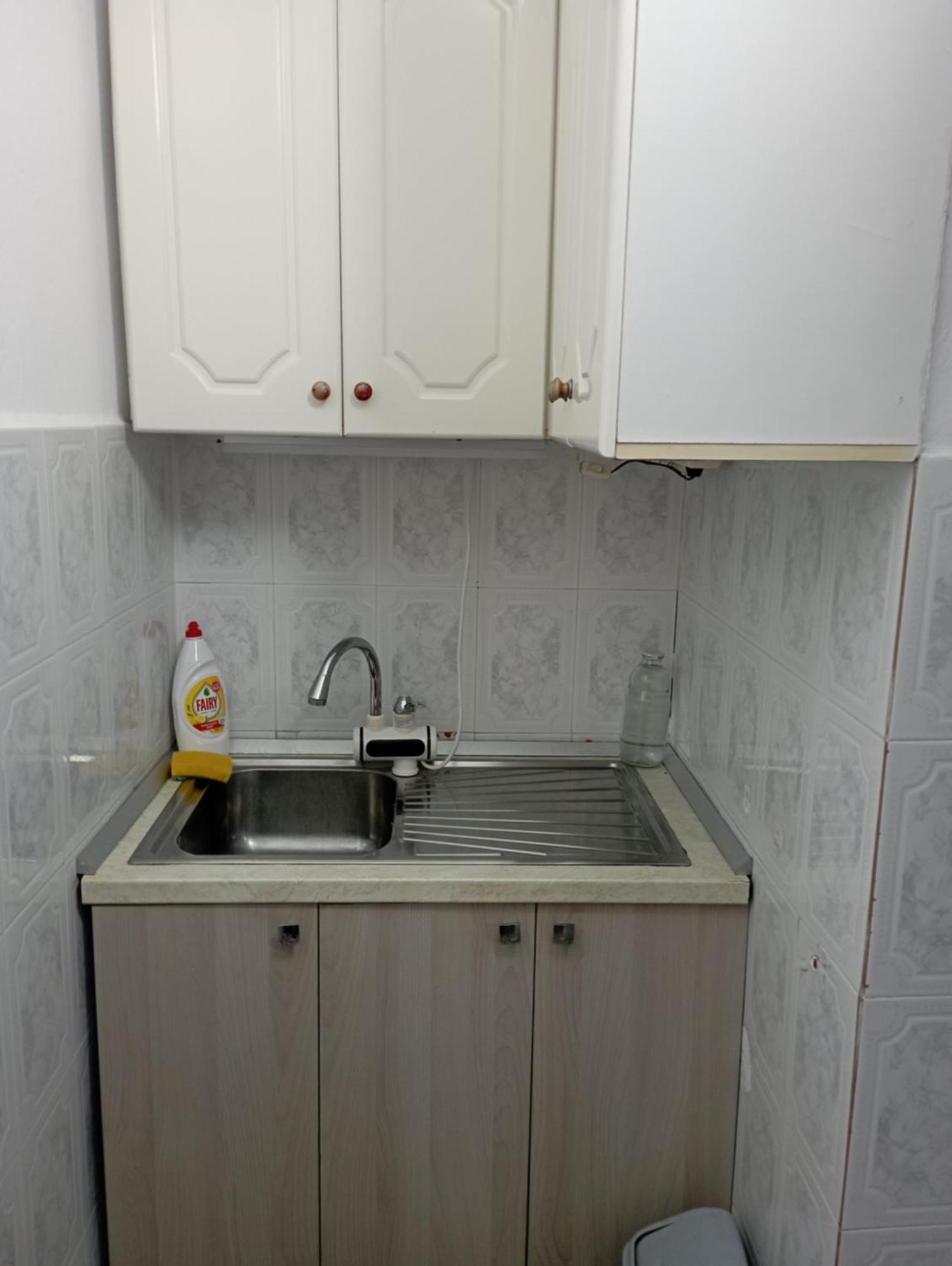شقة Lola'S Apartament بيرات المظهر الخارجي الصورة
